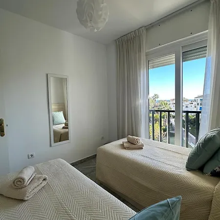 شقة Lorcrimar Iii With Sea Views, Pool, Paddle Courts And Parking *