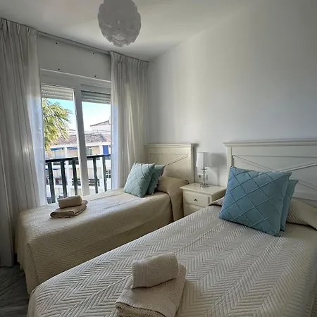 شقة Lorcrimar Iii With Sea Views, Pool, Paddle Courts And Parking