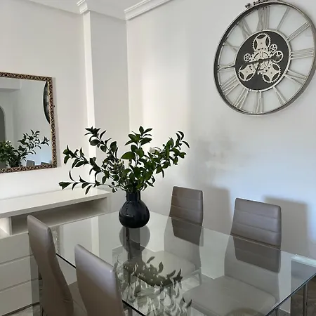 Lorcrimar Iii With Sea Views, Pool, Paddle Courts And Parking ماربيا